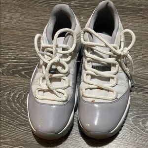 Jordan Athletic Shoes White and Silver